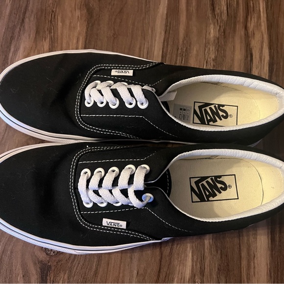 Vans Shoes - NWOB Vans 8.5 Men’s/10 women’s.